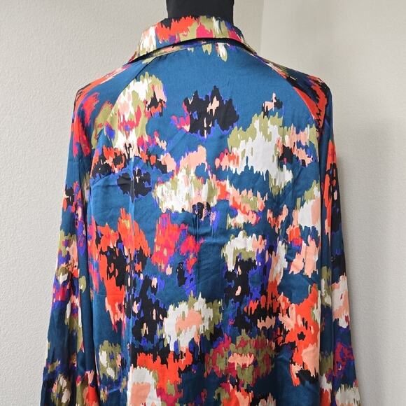 SIEANE Women's Graffiti Printed V Neck Puff Sleeve Blouse Casual bohemian shirts - Picture 3 of 9